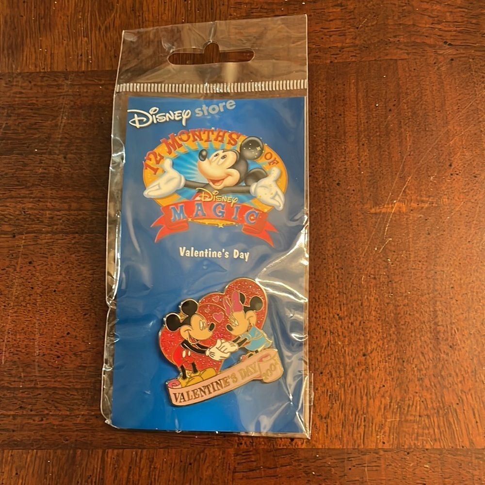Disney Store Valentine Day Mickey Minnie 12 Months of Magic Series New
